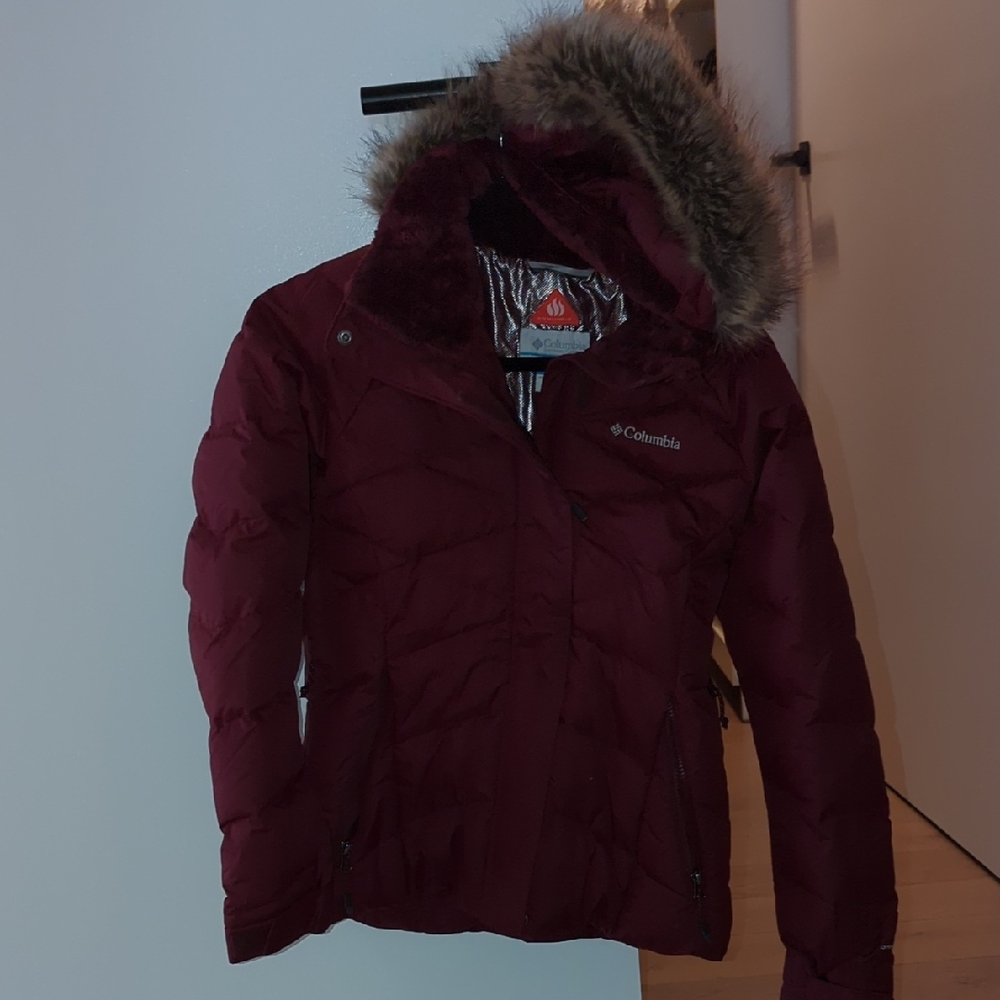 Columbia Maroon Jacket with Faux Fur Hood